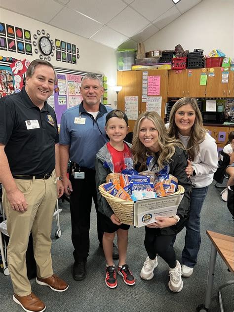 Austin Elementary S Ally Saxon Selected As Teacher On The Rise
