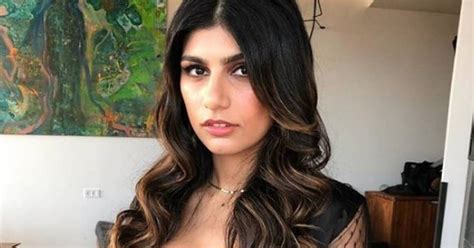 Delirante Mia Khalifa Con Tremendo Escote El Habanero News Delirante Mia Khalifa Con Tremendo Escote El Habanero News