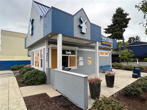 Dutch Bros Will Move Some Corporate Jobs From Oregon To Arizona Closer Dutch Bros Will Move Some Corporate Jobs From Oregon To Arizona Closer