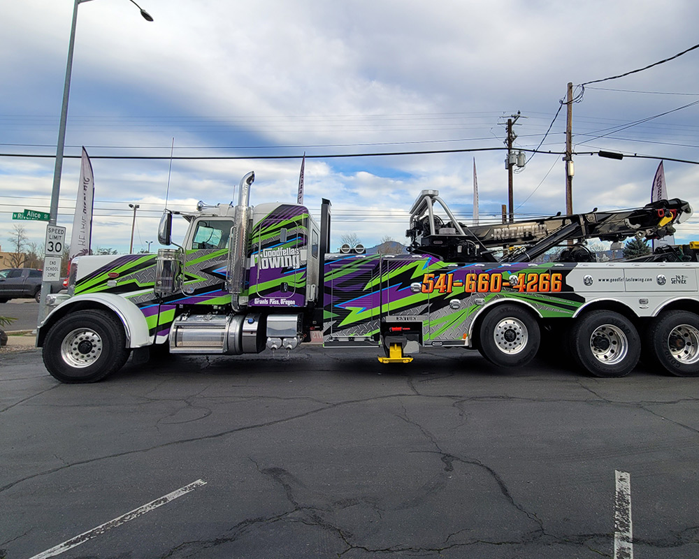 Heavy Tow Truck For Stranded Peterbilt Carrier Goodfellas Towing Heavy Tow Truck For Stranded Peterbilt Carrier Goodfellas Towing