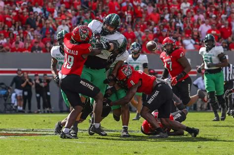 Herd Rally Falls Short In 4 2 Loss To Coastal Carolina Marshall Herd Rally Falls Short In 4 2 Loss To Coastal Carolina Marshall