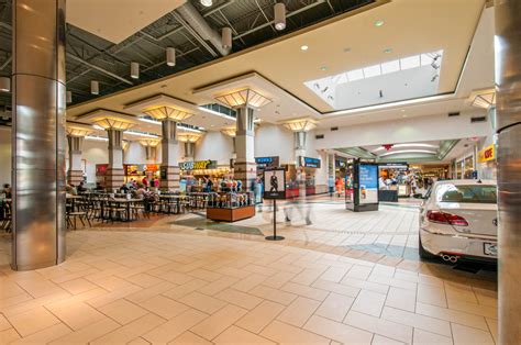 Join Corridorcareers At Our Career Fair On Thursday September 8 From 3 6Pm At The Lindale Mall In Cedar Rapids Iowa The First 150 Attendees Can Grab A Goodie Bag While They Meet With Over 20 Local