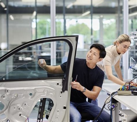 Join The Future Movement Brose Electronics Jobs Brose Fahrzeugteile Join The Future Movement Brose Electronics Jobs Brose Fahrzeugteile