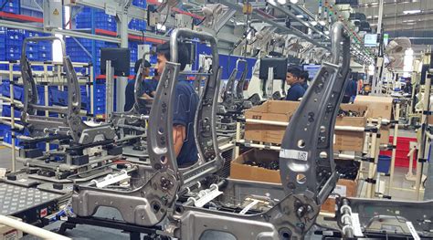 Lear To Create Hundreds Of Assembly Jobs In Detroit 2021 08 11 Assembly