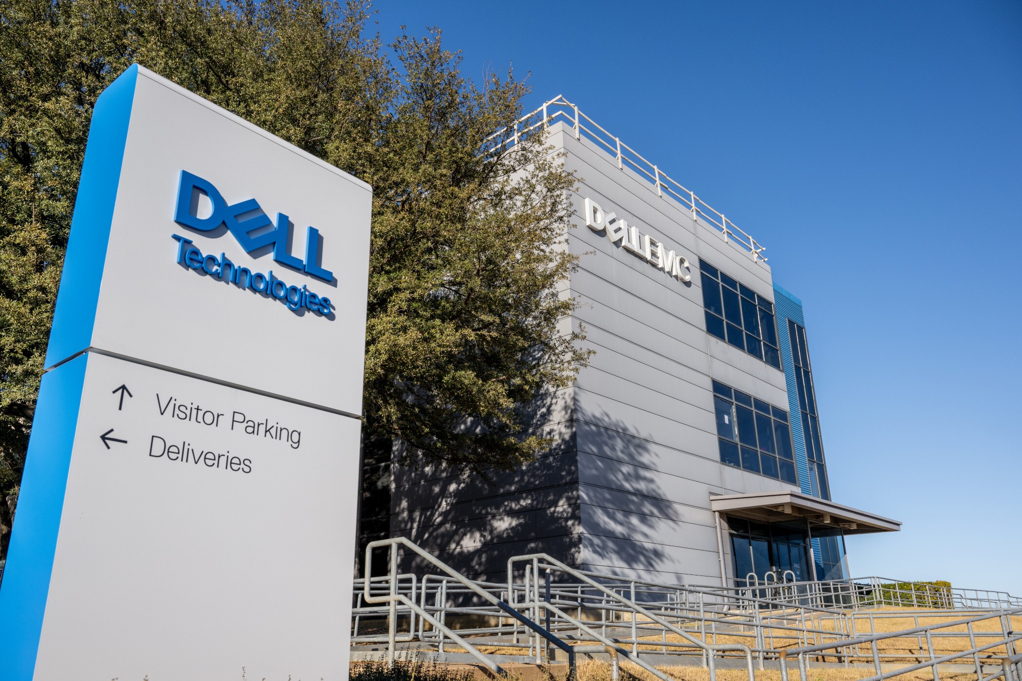 News After Championing Remote Work Dell Calls Employees Back To The Office
