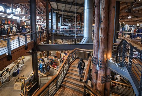 Rei Cuts 275 Retail Jobs In Bid To Restructure Brick And Mortar Stores The Seattle Times Rei Cuts 275 Retail Jobs In Bid To Restructure Brick And Mortar Stores The Seattle Times