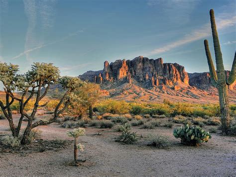 Superstition Mountains Mountain Range In Field Phoenix Arizona Usa Superstition Mountains Mountain Range In Field Phoenix Arizona Usa