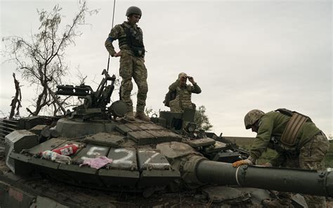 Ukraine Using Captured Russian Tanks To Shore Up Counteroffensive The Ukraine Using Captured Russian Tanks To Shore Up Counteroffensive The
