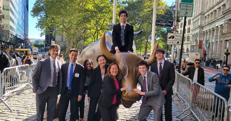 Wall Street Trip Immerses Students In Finance Careers William Mary Alumni Magazine