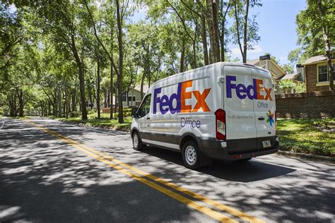 What Is A Fedex Retail Customer Service Associate Charity Castellanos What Is A Fedex Retail Customer Service Associate Charity Castellanos