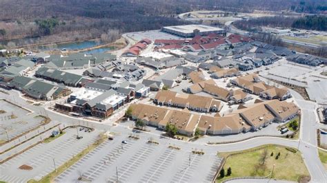 Woodbury Common Owners Backtrack On Reopening Plans Woodbury Common Owners Backtrack On Reopening Plans